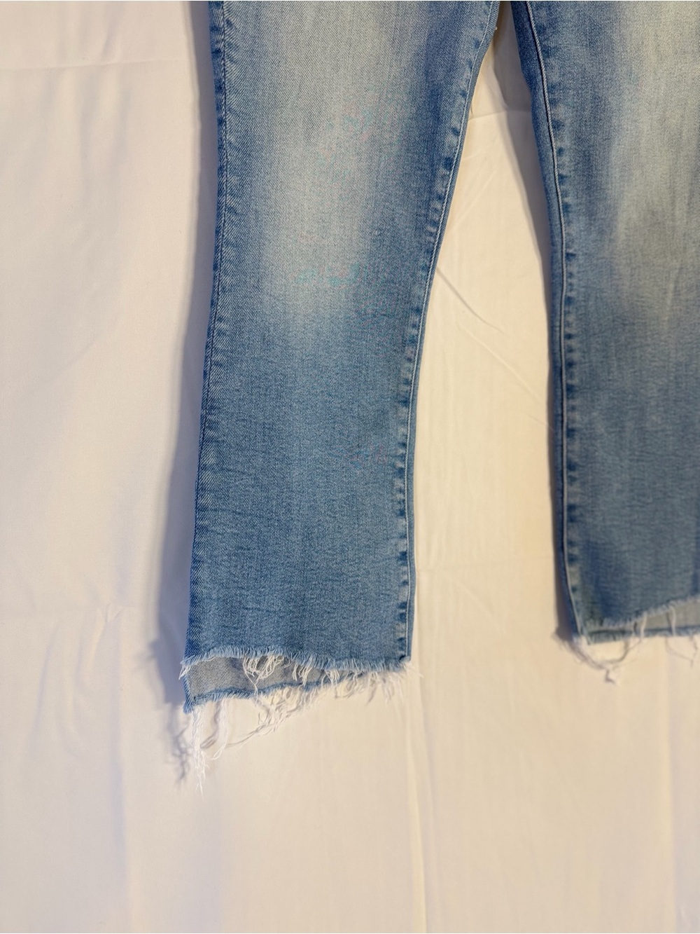 Mother The Insider Crop Step Fray Jeans in Limited Edition, size 32. - Picture 3 of 12